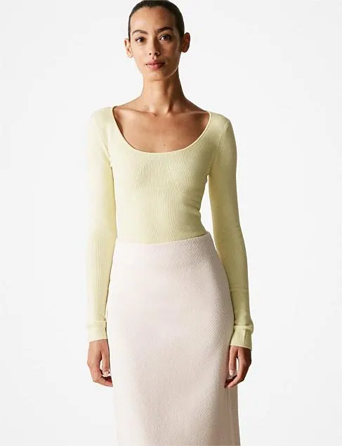 Merino Blend Scoop Neck Long Sleeve Knit