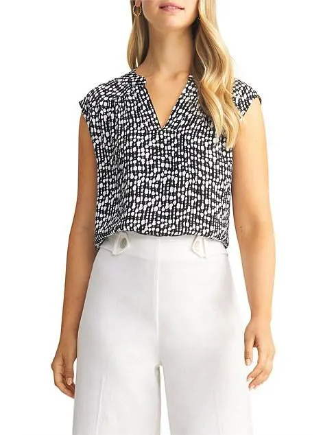 V-NECK BROKEN SPOT PRINT CREPE TOP