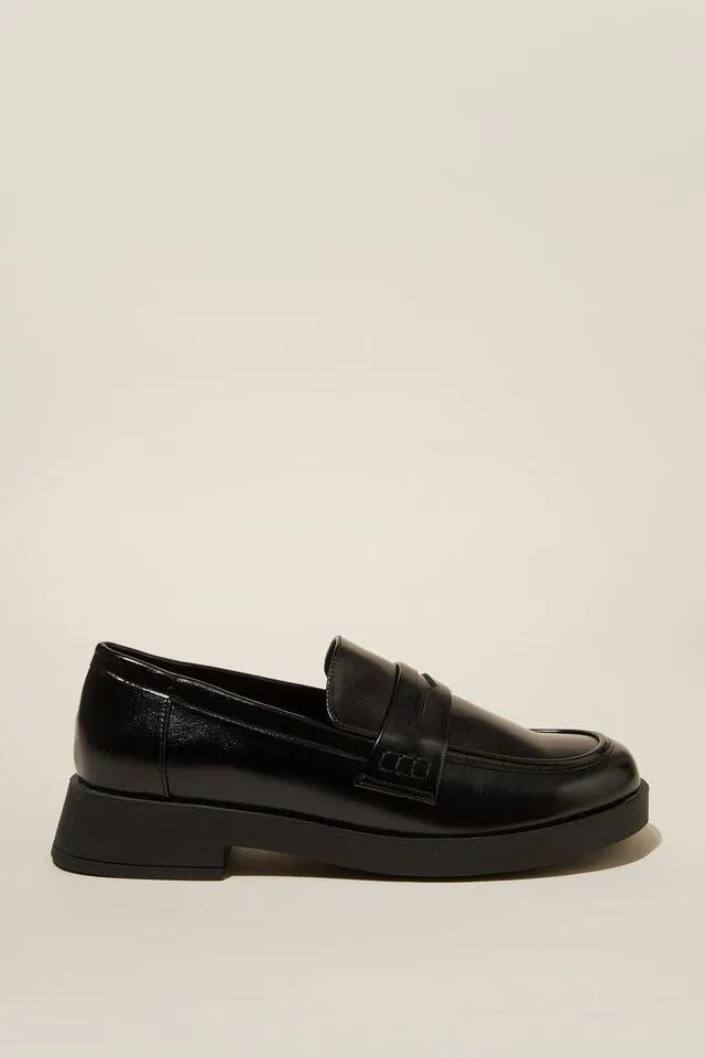 Clarissa Loafer