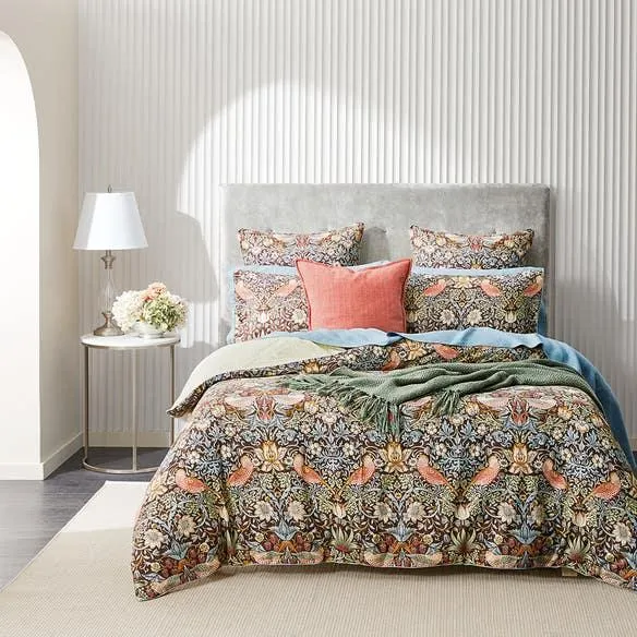 Strawberry Thief Quilt Cover - Chocolate