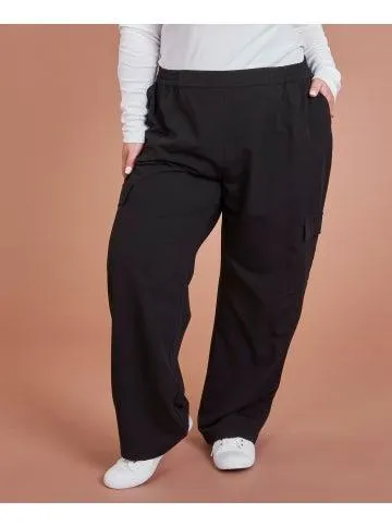 Women's Isobelle Cargo Pant in Black