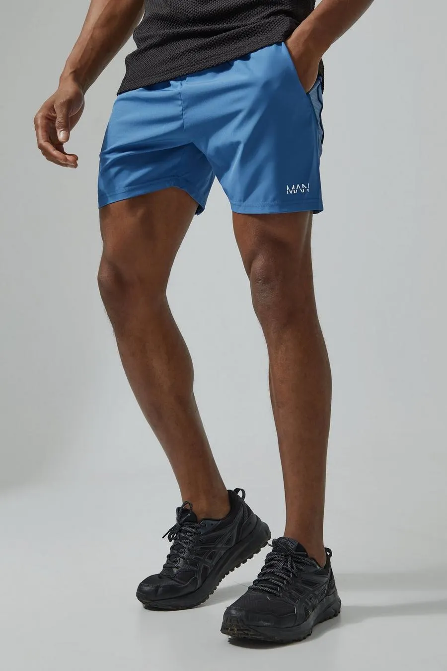 Man Active Mesh Textured Colour Block Short