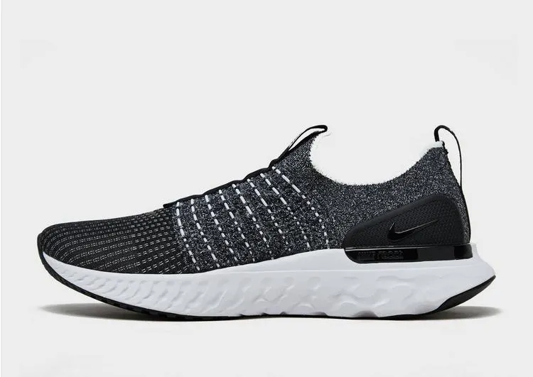 Nike React Phantom Run Flyknit 2