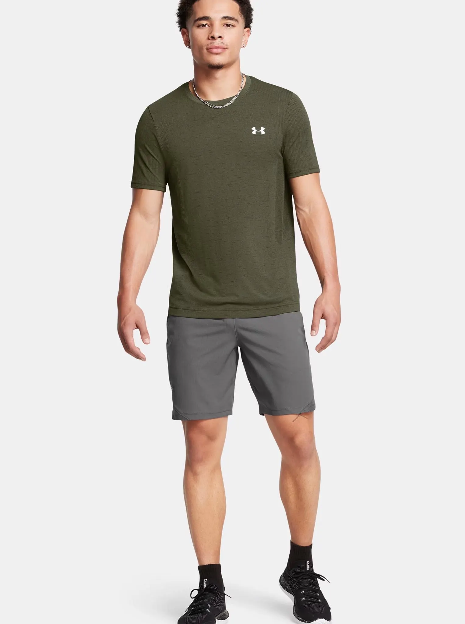 Vanish Woven 8" Shorts