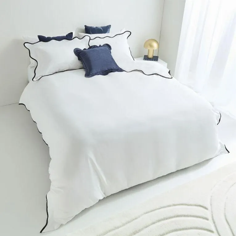 Living & Co 190 Thread Count Scallop Duvet Cover Set White