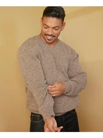 Mens' V-neck Wool Jumper in Walnut Marle