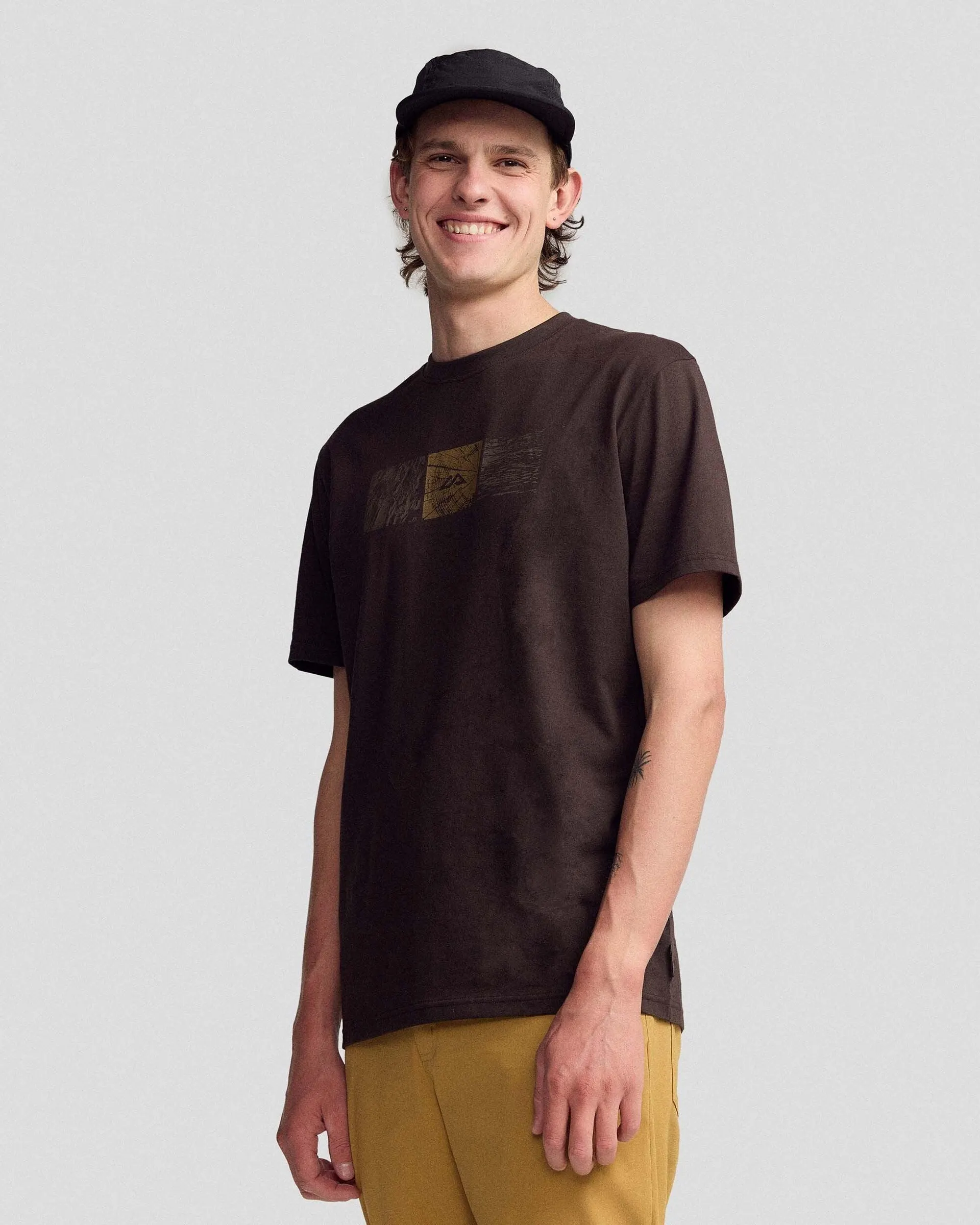 Men's Mountain Photo Organic Cotton T-Shirt - Cold Brew