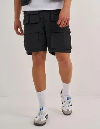 Multi Pocket Cargo Shorts in Black