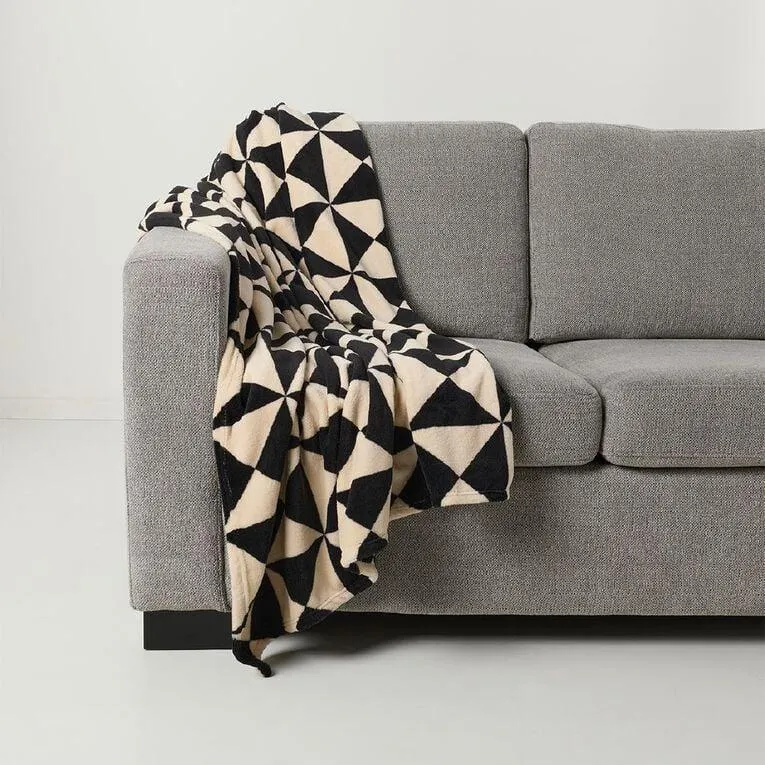 Living & Co Coral Fleece Printed Throw 127cm x 152cm