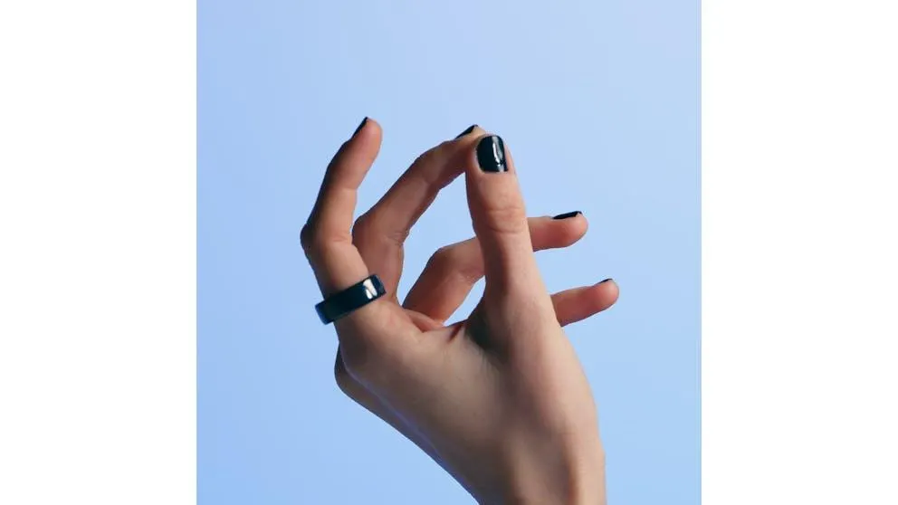 Oura Ring 4 Ceramic Midnight