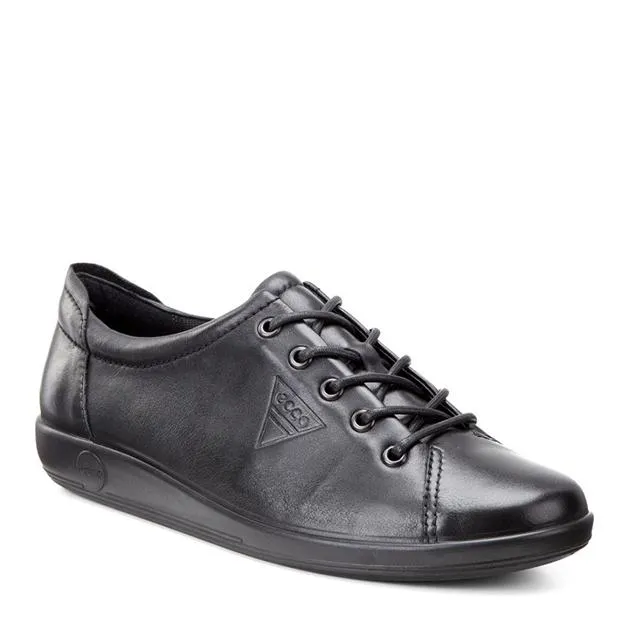 Ecco Soft 2.0 Black Feather with Black Sole Shoe