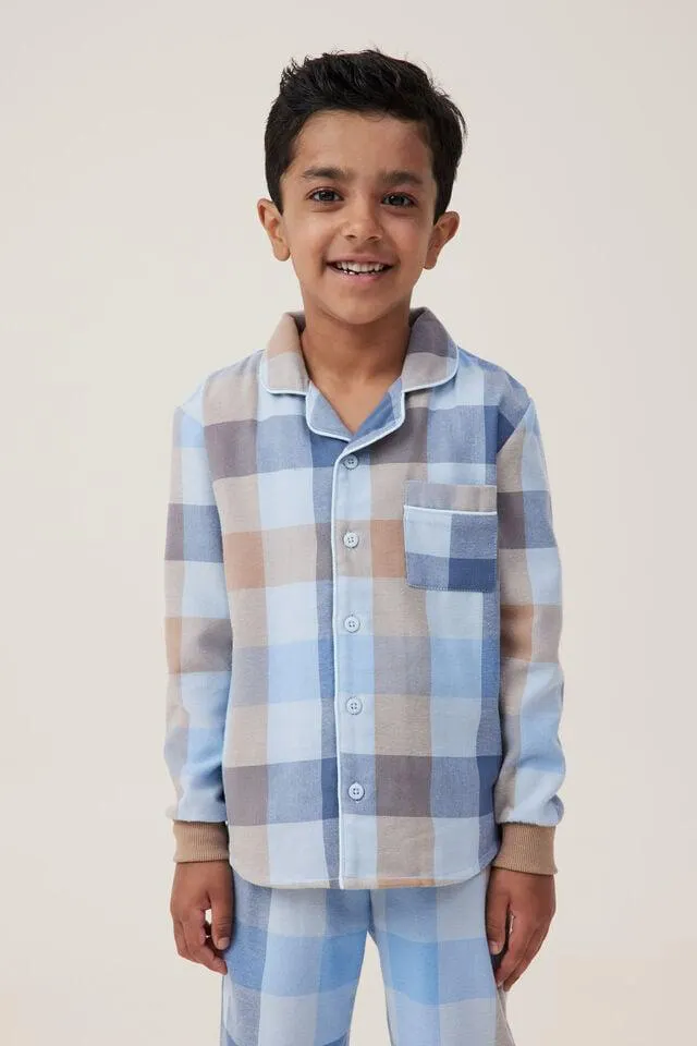 William Long Sleeve Pyjama Set
