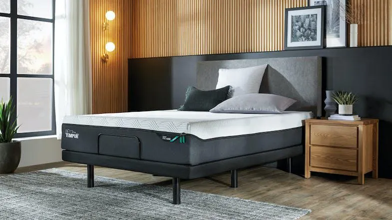 Pro Luxe SmartCool Medium Queen Mattress by Tempur