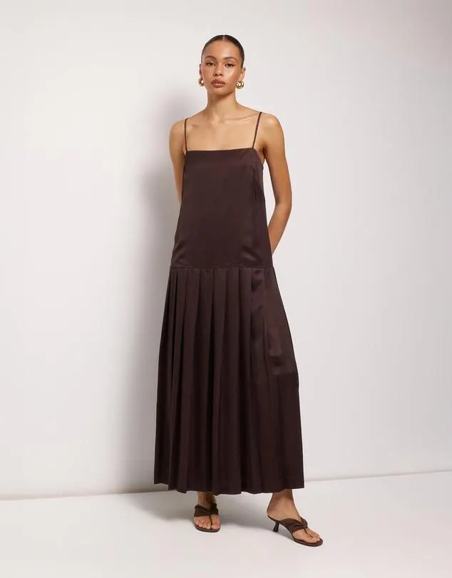 Esti Pleated Hem Midi Dress