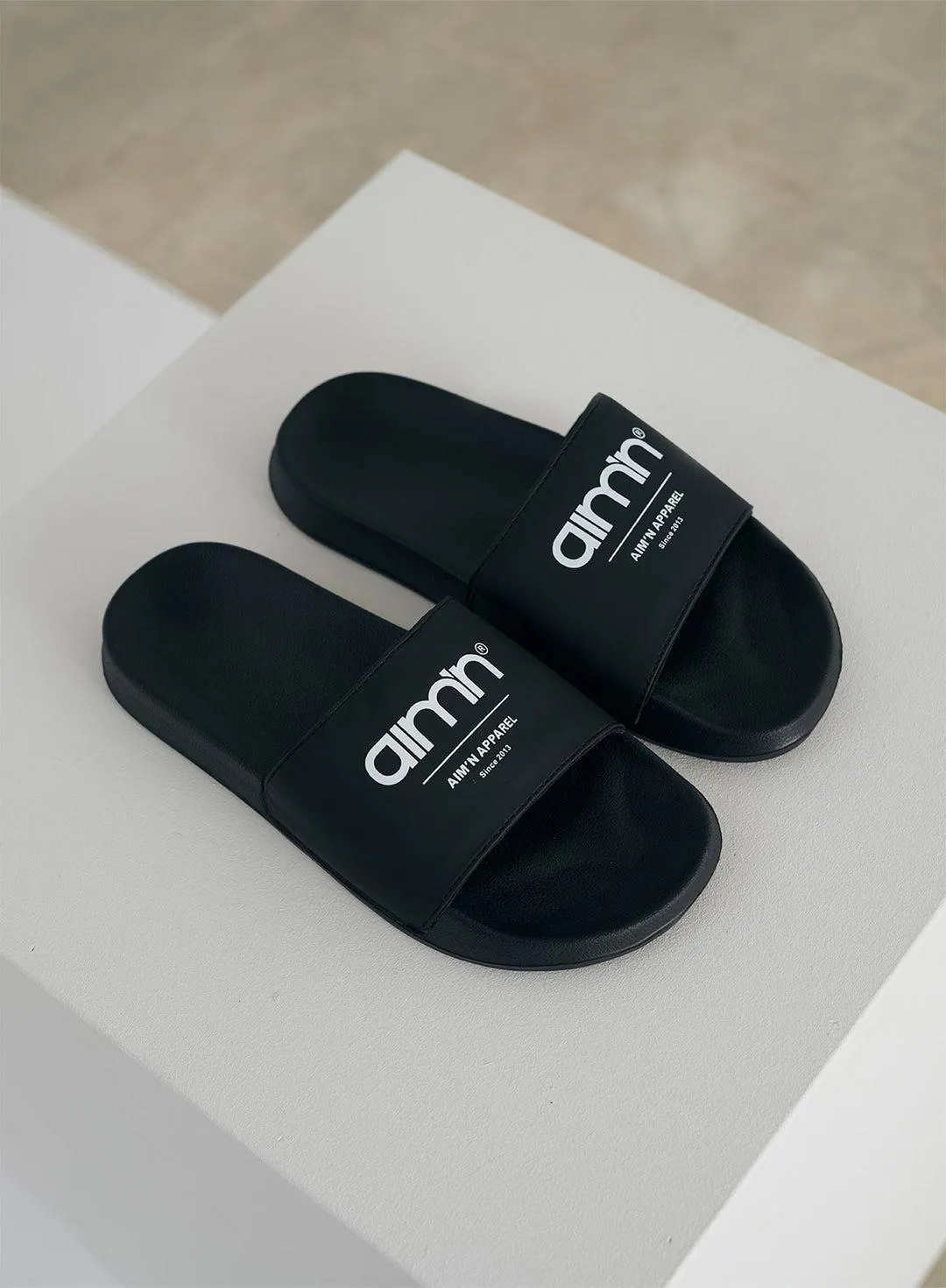 LOGO SLIDES