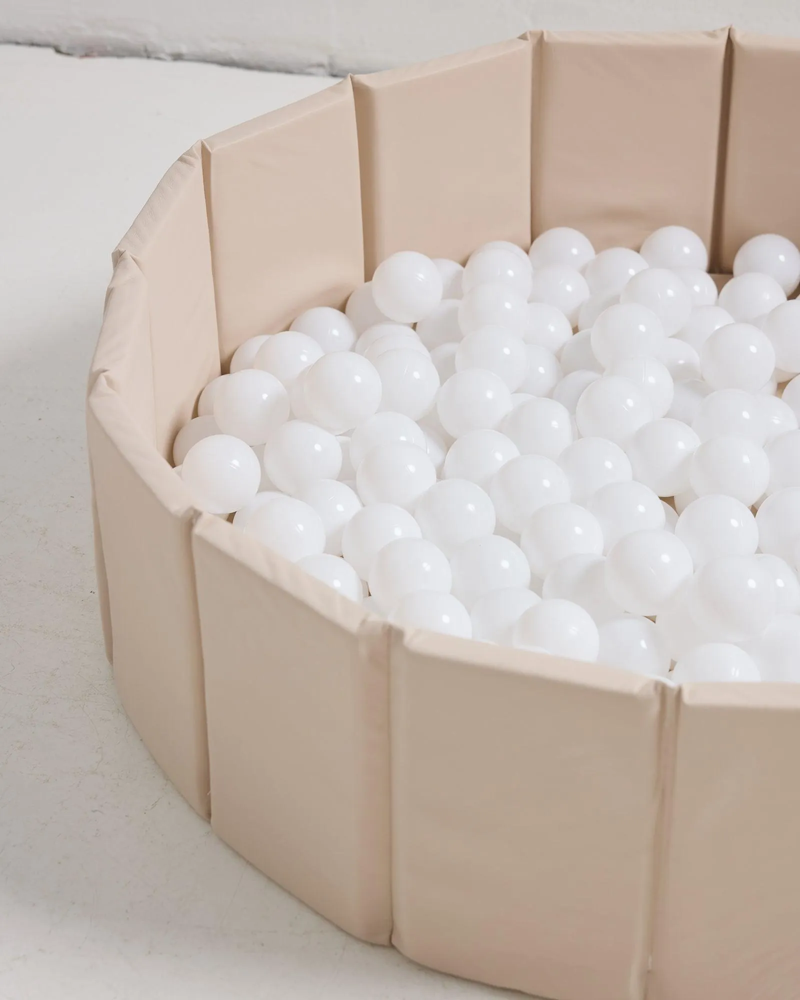 Eco Leather Foldable Ball Pit + 200 balls