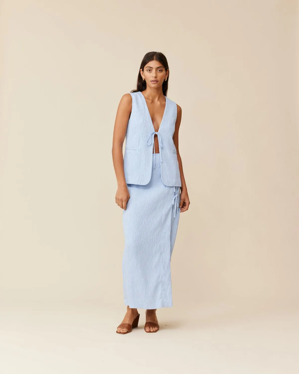 Lou tie vest
