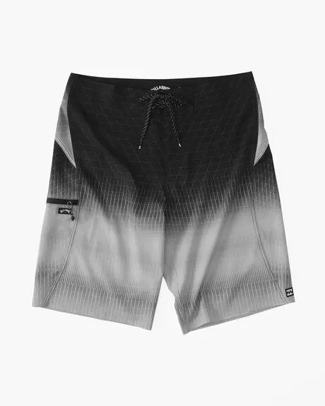 FLUID PRO PERFORMANCE BOARDSHORTS 20"