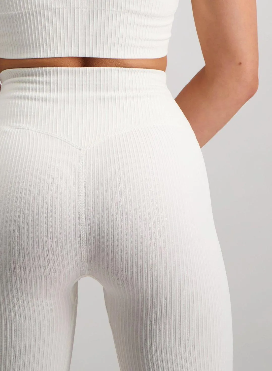 OFF-WHITE RIBBED SEAMLESS BIKER SHORTS