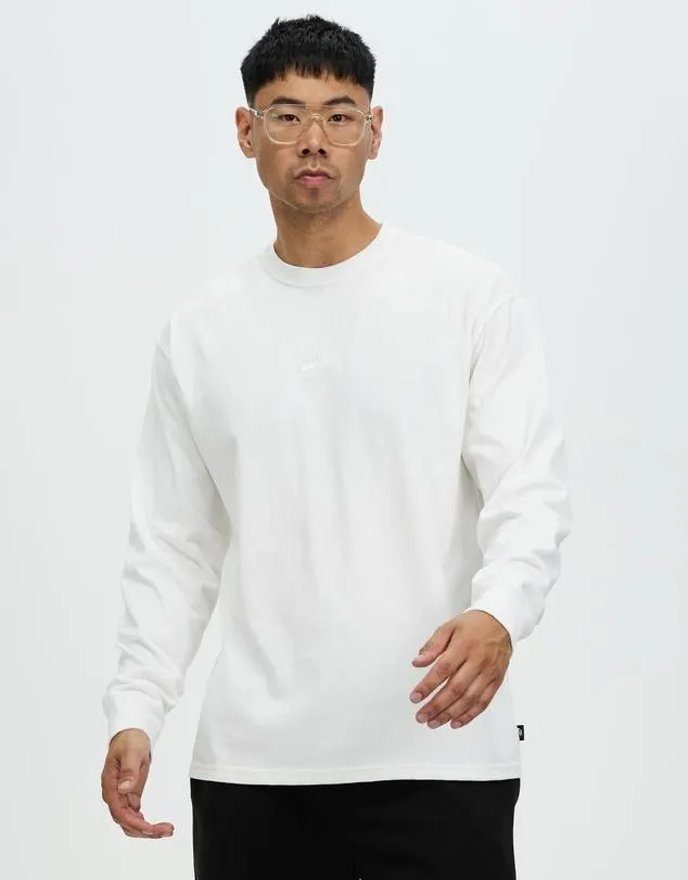 Sportswear Premium Essentials Long Sleeve Tee