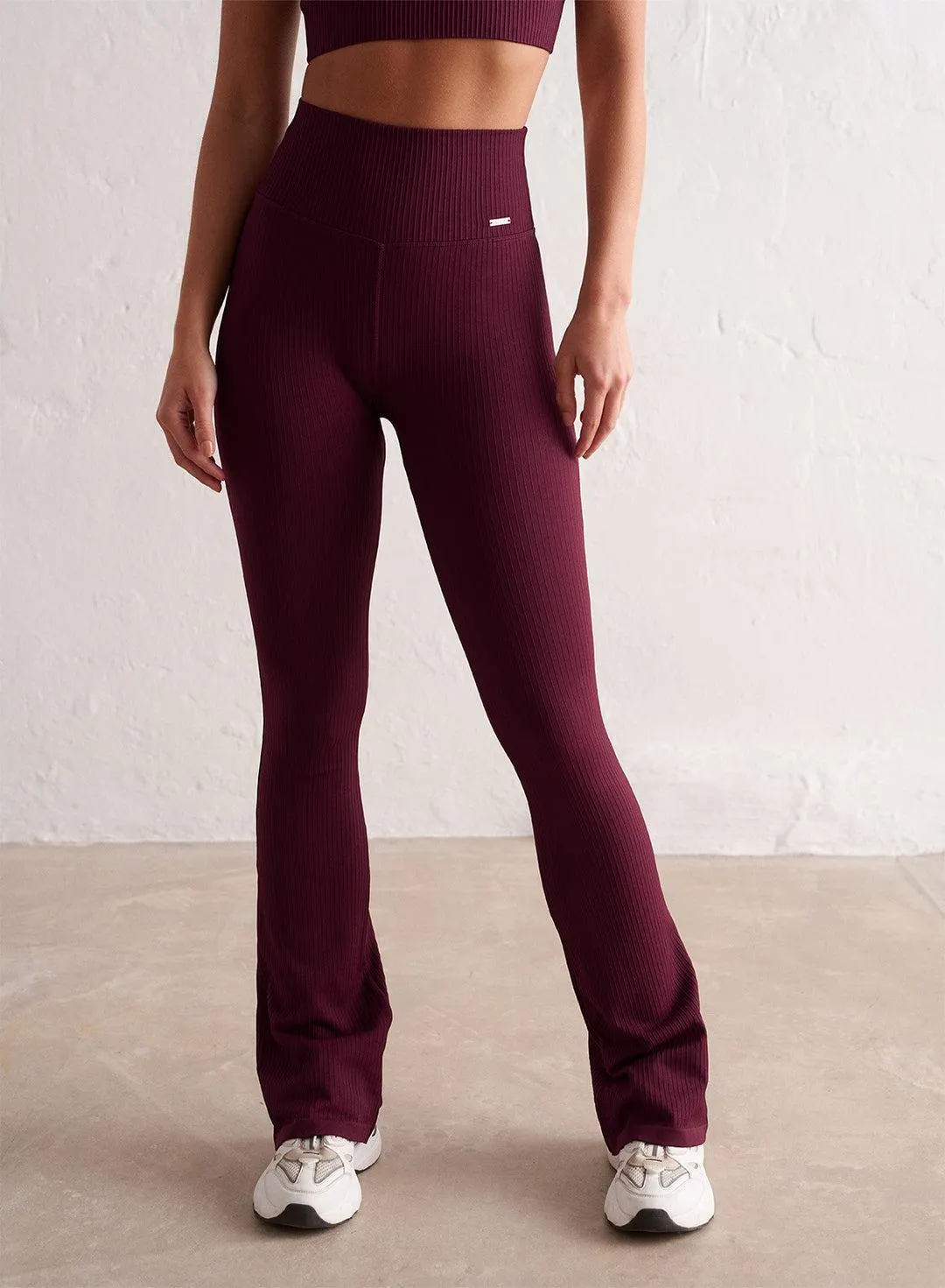 BORDEAUX RIBBED SEAMLESS FLARE TIGHTS