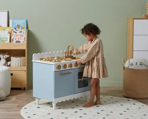 Kids Cottage Kitchen