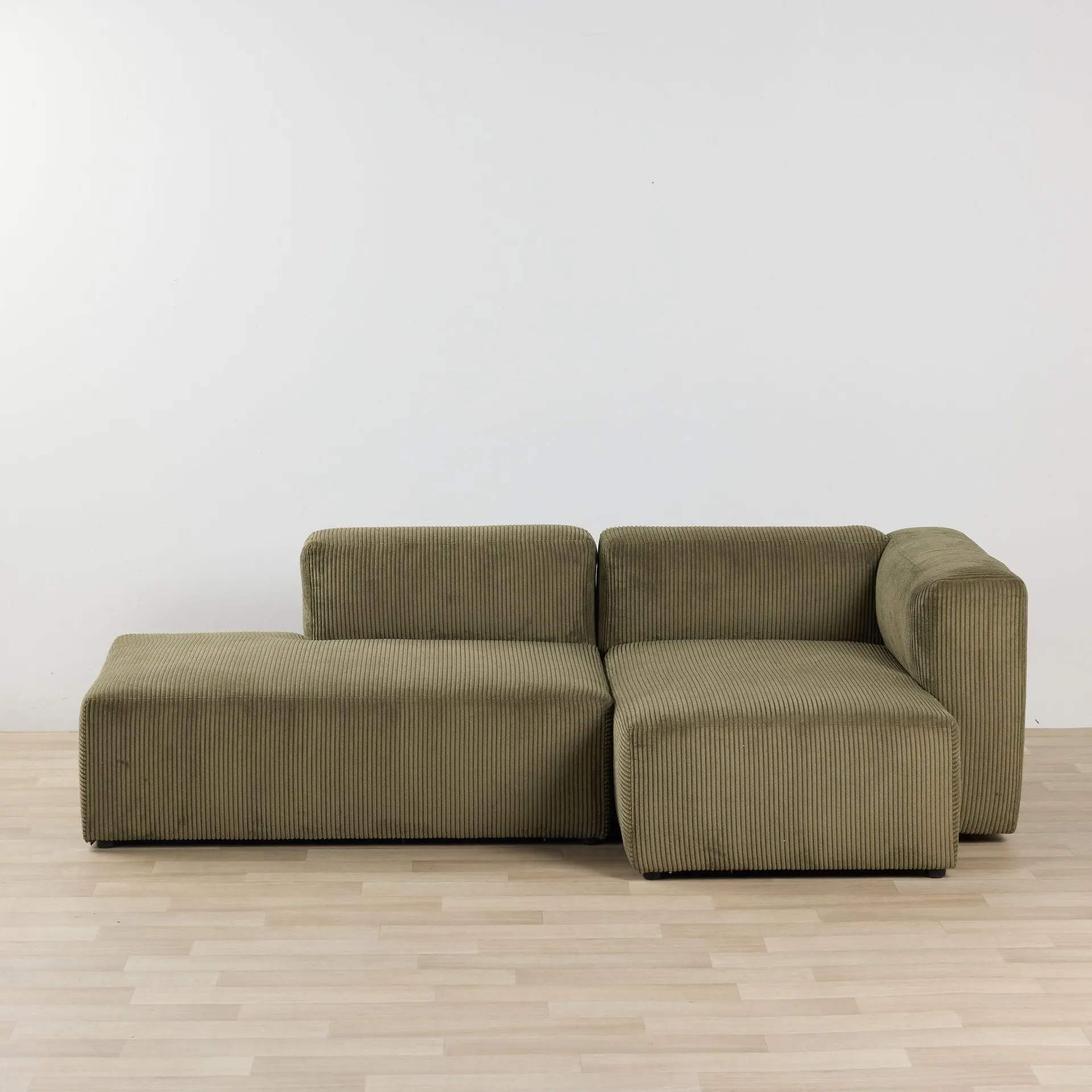 Finnian 2-Seat RH Chaise - Olive