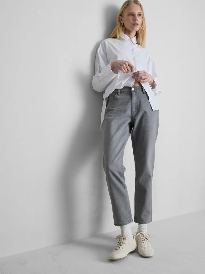 Jeans slim a gamba dritta e vita media