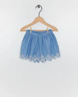 Short met broderie anglaise
