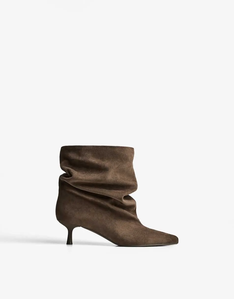 Bershka Slouchy kitten heel ankle boots in tan