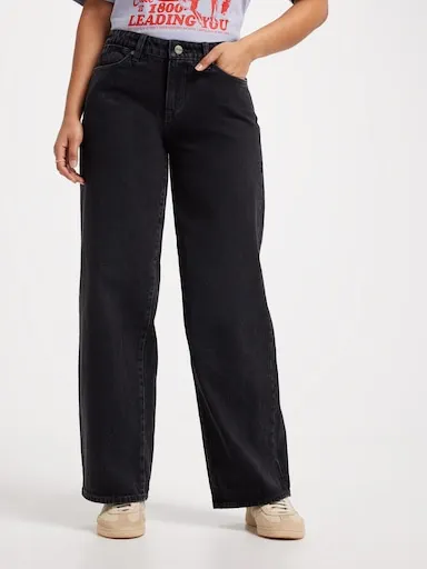 Wrangler Low Farrah In Black Wonder