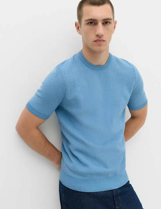 Gestricktes T-Shirt mit hohem Baumwollanteil und Strukturmuster