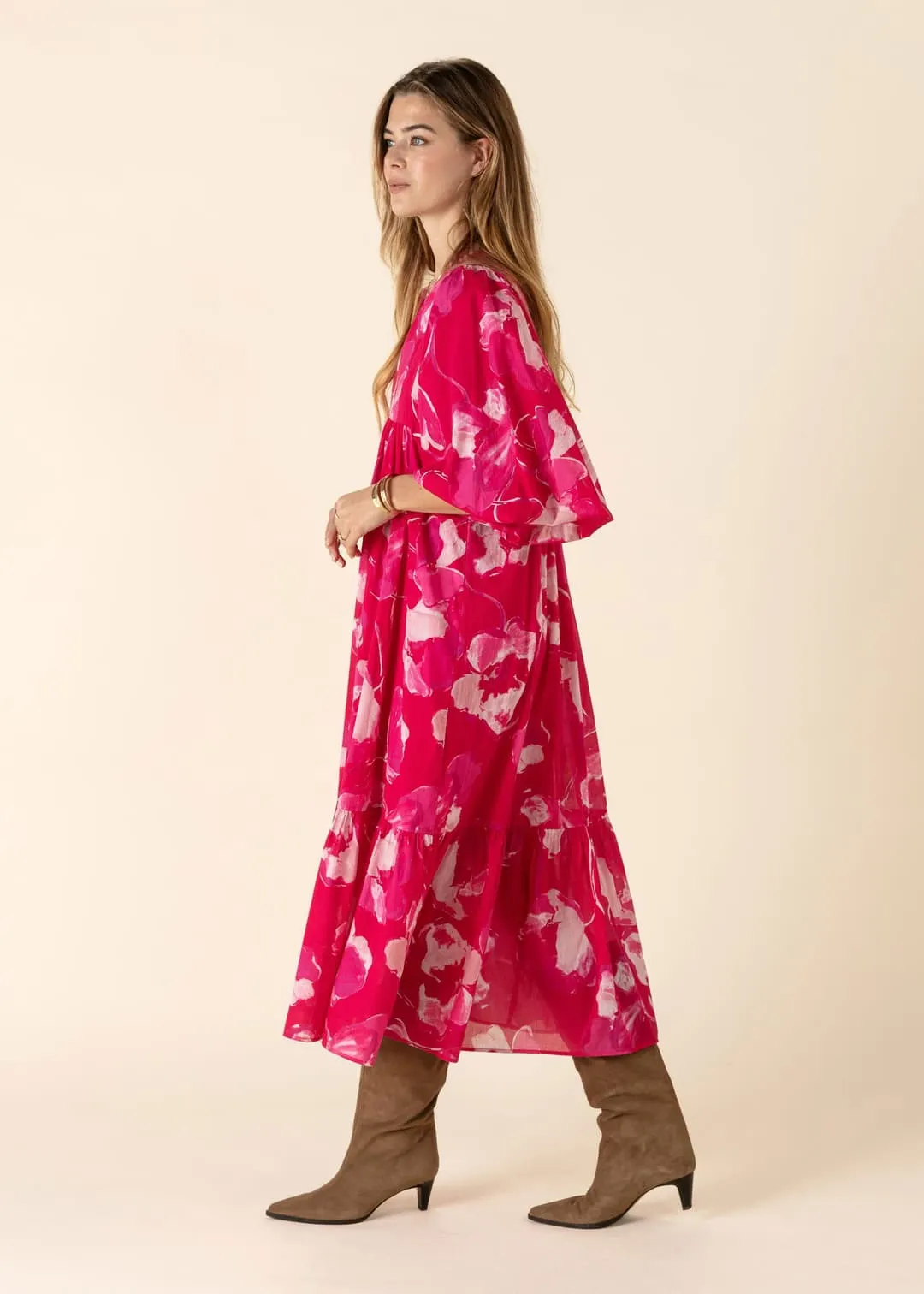 Blommig lång klänning med puffärm