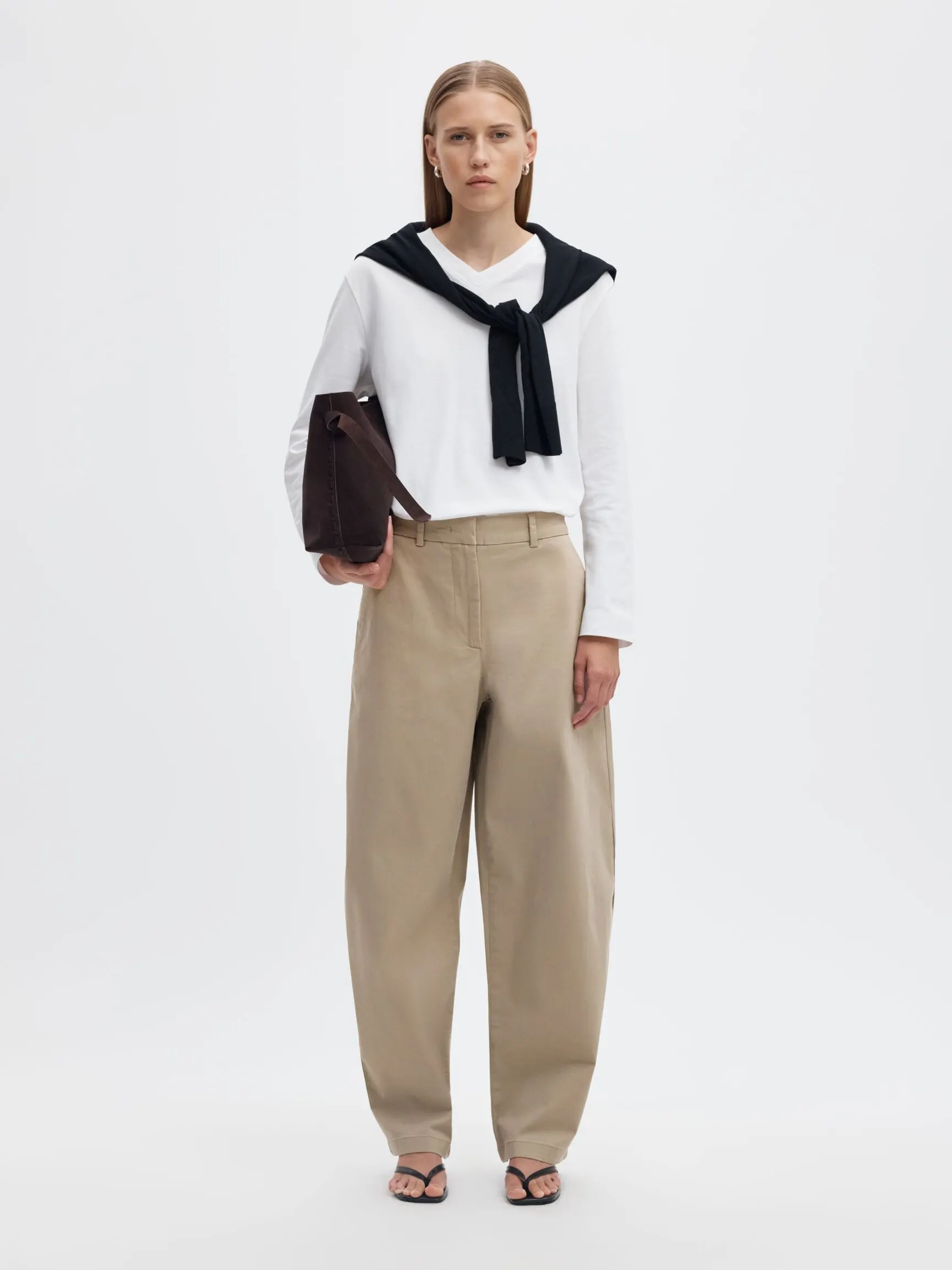 BARREL FIT CHINOS