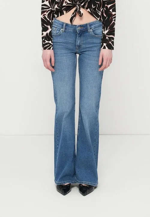 ONLJUDY LOW WAIST - Flared jeans - medium blue denim