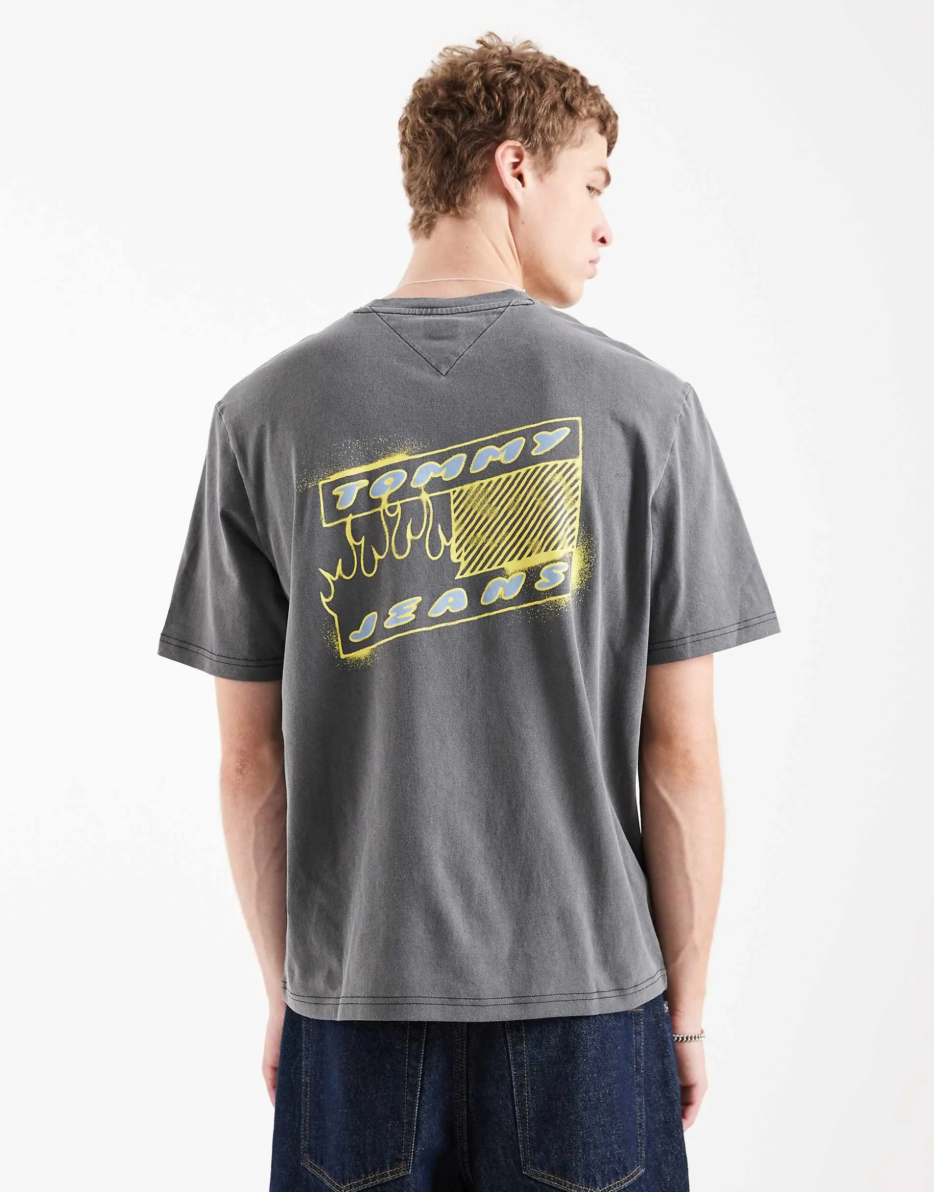 Tommy Jeans 90s bubble flag logo t-shirt in washed black