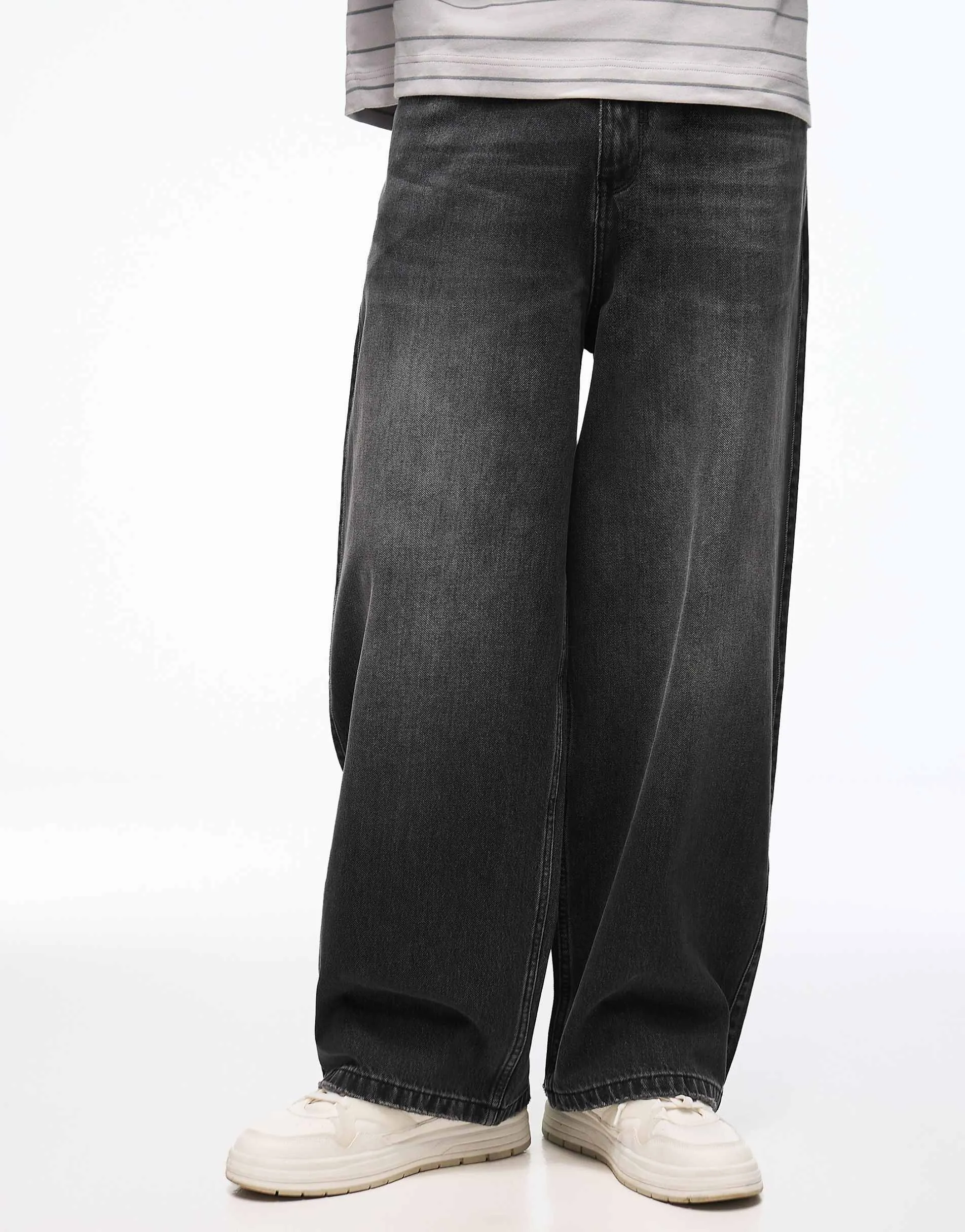 Bershka Super baggy jeans in black