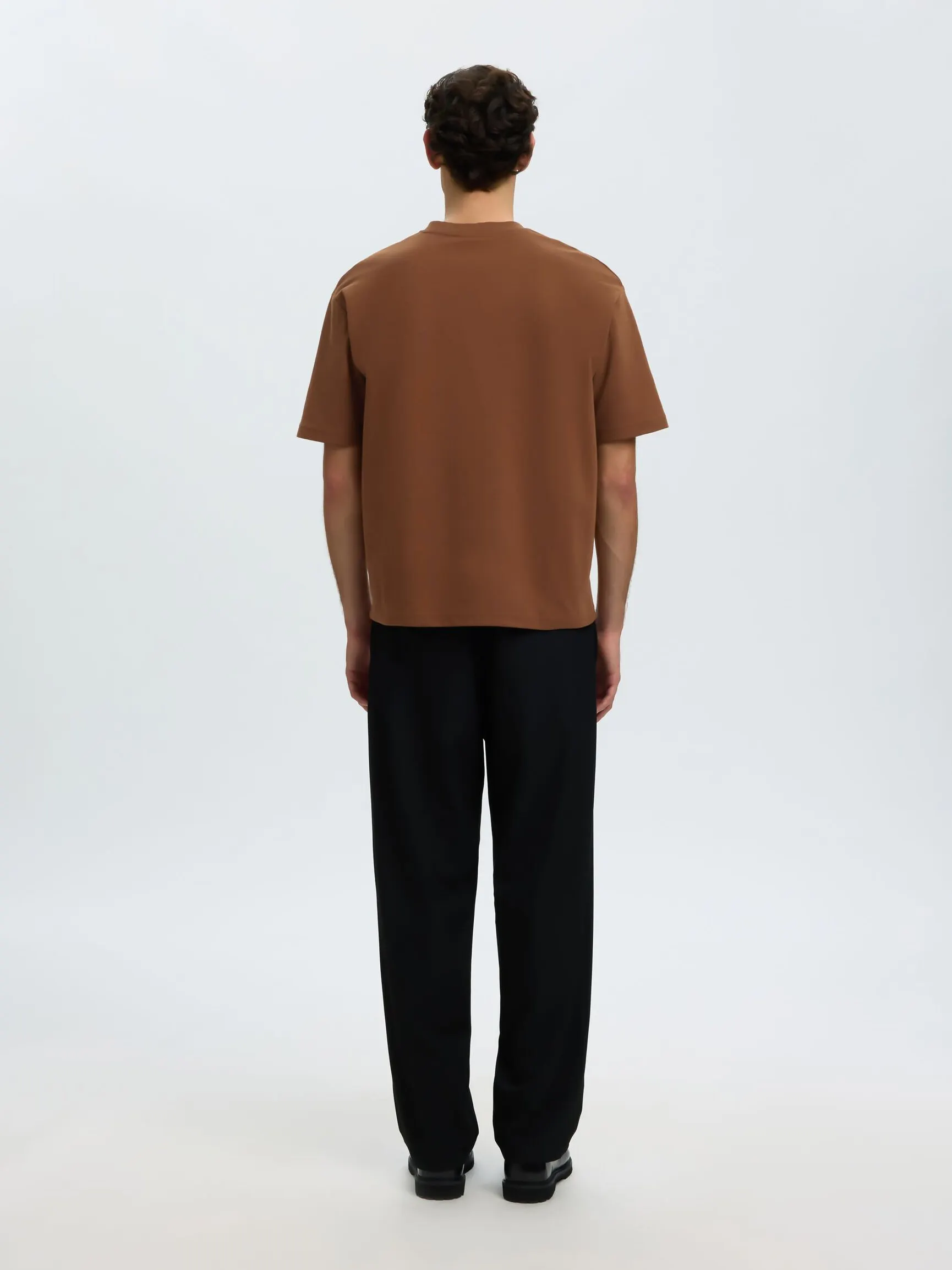 LOOSE FIT T-SKJORTE