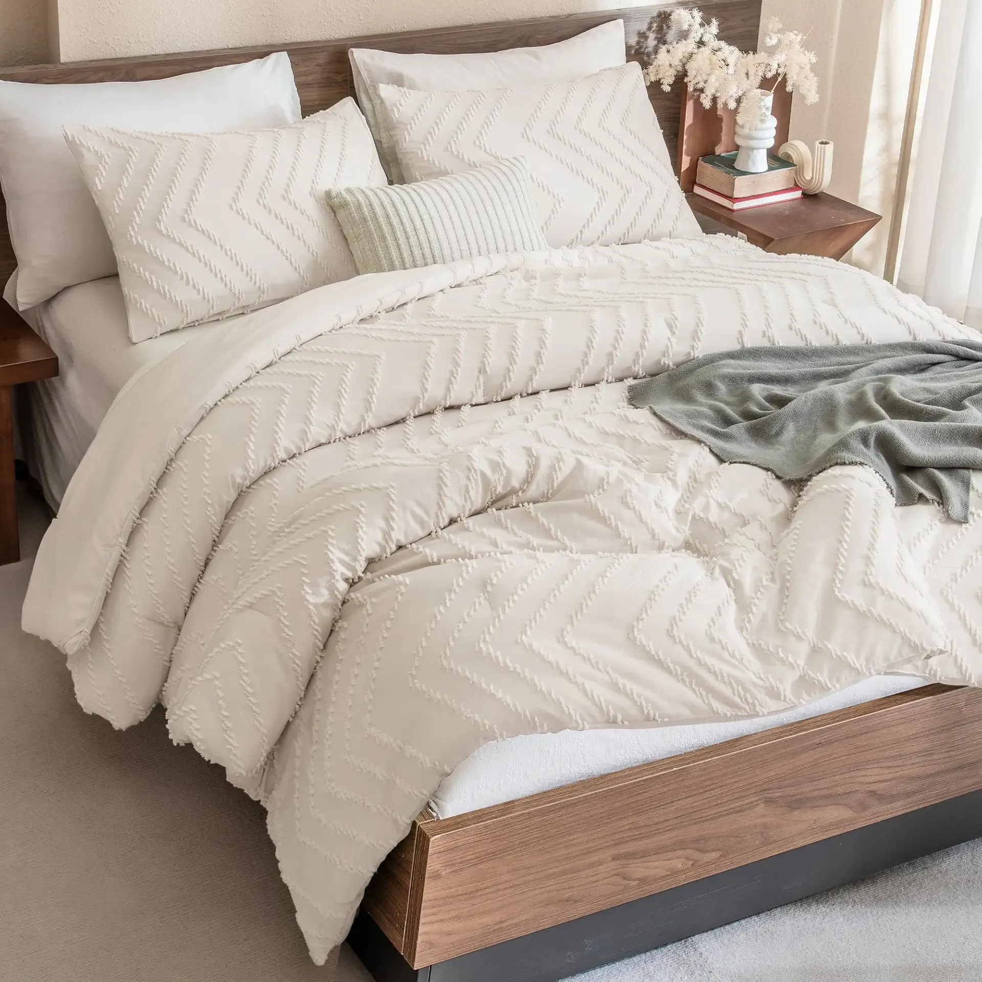 Andency Queen Comforter Set Beige, Comforters Queen Size Boho Cream Soft Warm Tufted Neutral Bedding Comforter Sets for Queen Bed, 3 Pieces Aesthetic Chevron Farmhouse Cute Bohemian Textured Bed Set