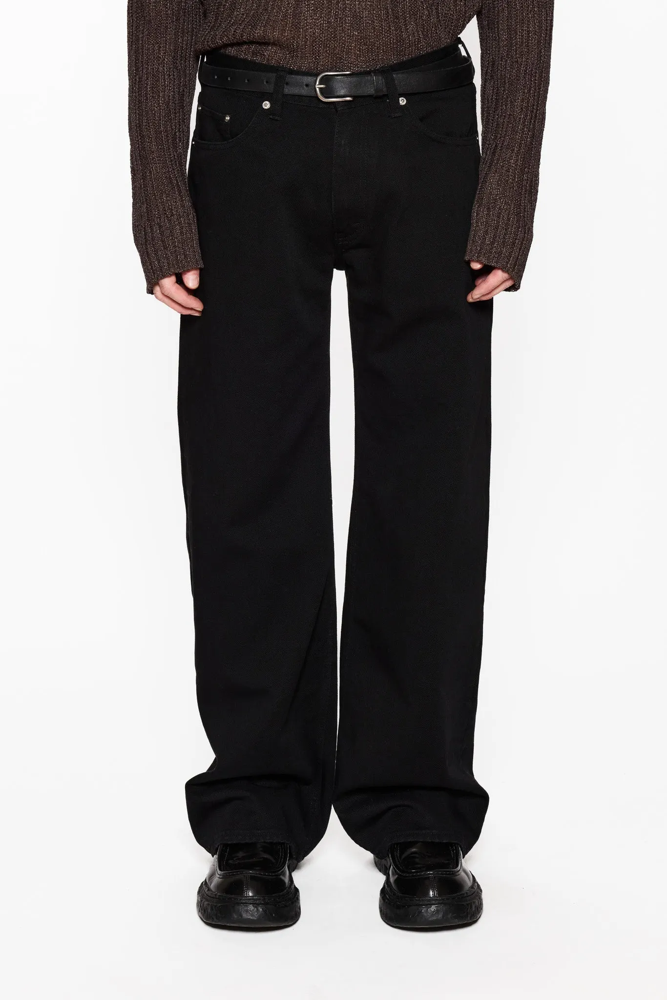 Low-Waist Wide-Leg Jeans