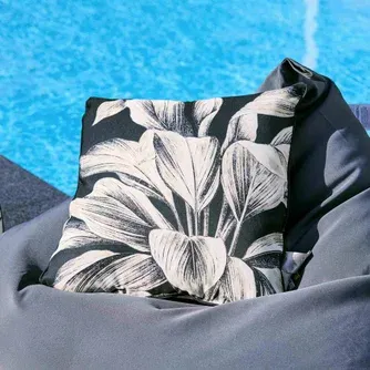 Twill & Co Cyrus Flora Cushion