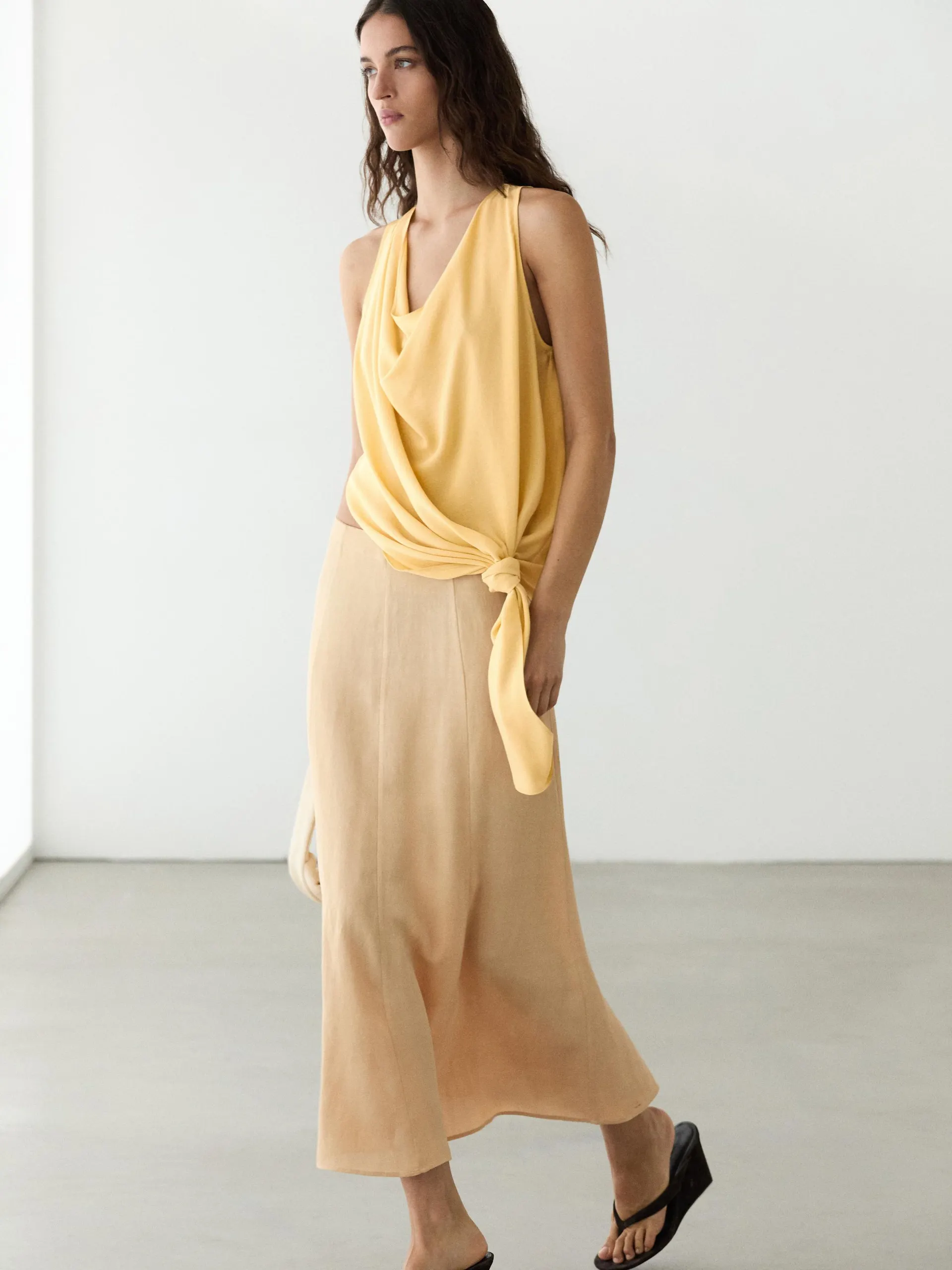 Splývavá sukně do A