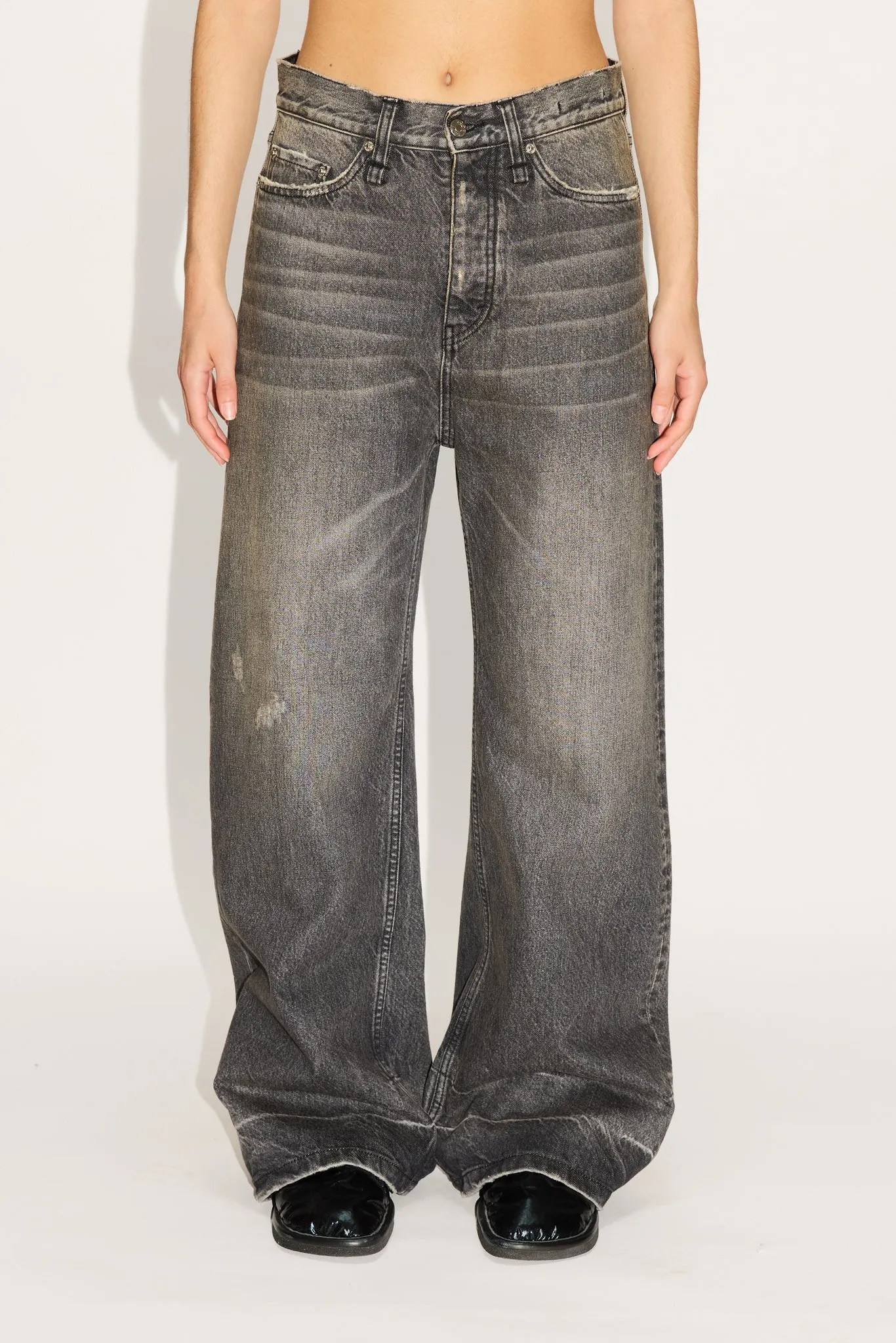 Wide-Leg Jeans