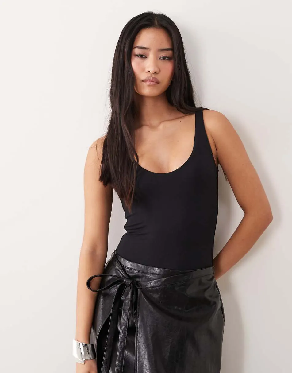 Oh Polly backless detail sculpting bodysuit in black