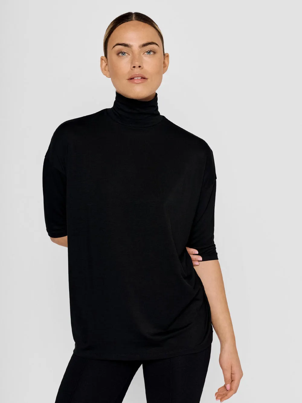 TOMASINE TURTLENECK