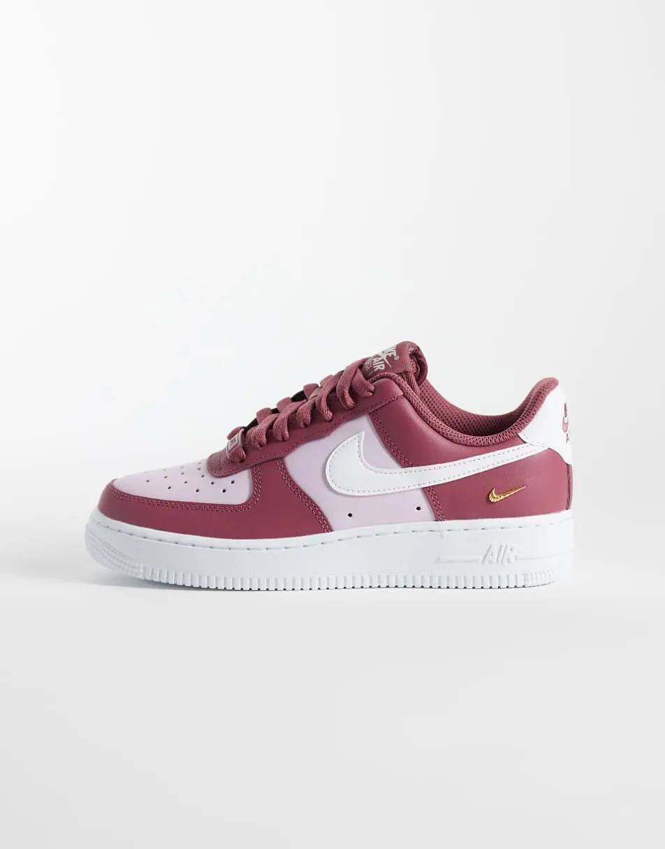 Nike Air Force 1 '07 Low trainers in pink and white