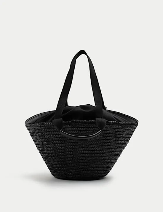 Strohtasche im Bucket-Stil mit Kordelzug