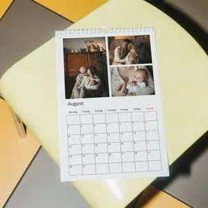 Veggkalender | A4 | Klassisk hvit