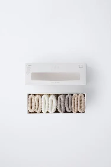 4-PACK OF COLOURED SOCKS IN A BOX