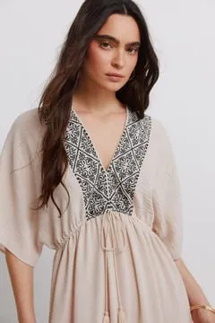 Vestido caftán volantes